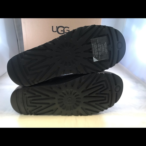 UGG CLASSIC SHORT STUD II Size 8
Color: CHRC - Picture 8 of 15